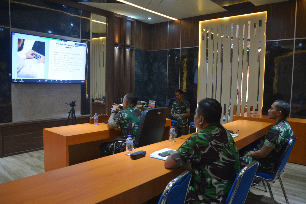 Kasrem Mewakili Danrem 073/Mkt, Ikuti Pelatihan Kehumasan dan Jurnalistik Unsur Pimpinan TNI AD 